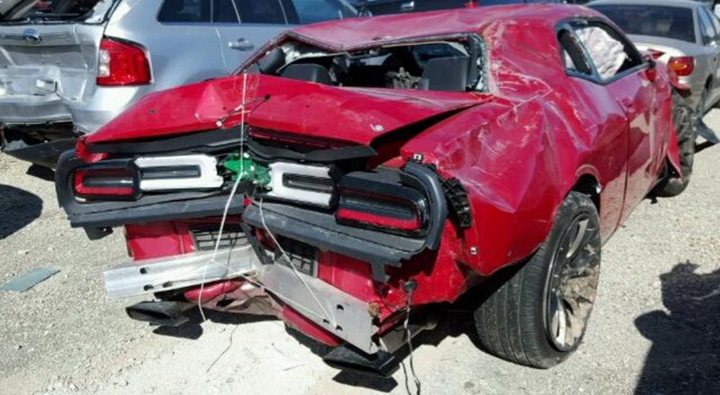 Illustration for article titled You Can Now Buy The World's Shittiest Dodge Challenger Hellcat Parts Car